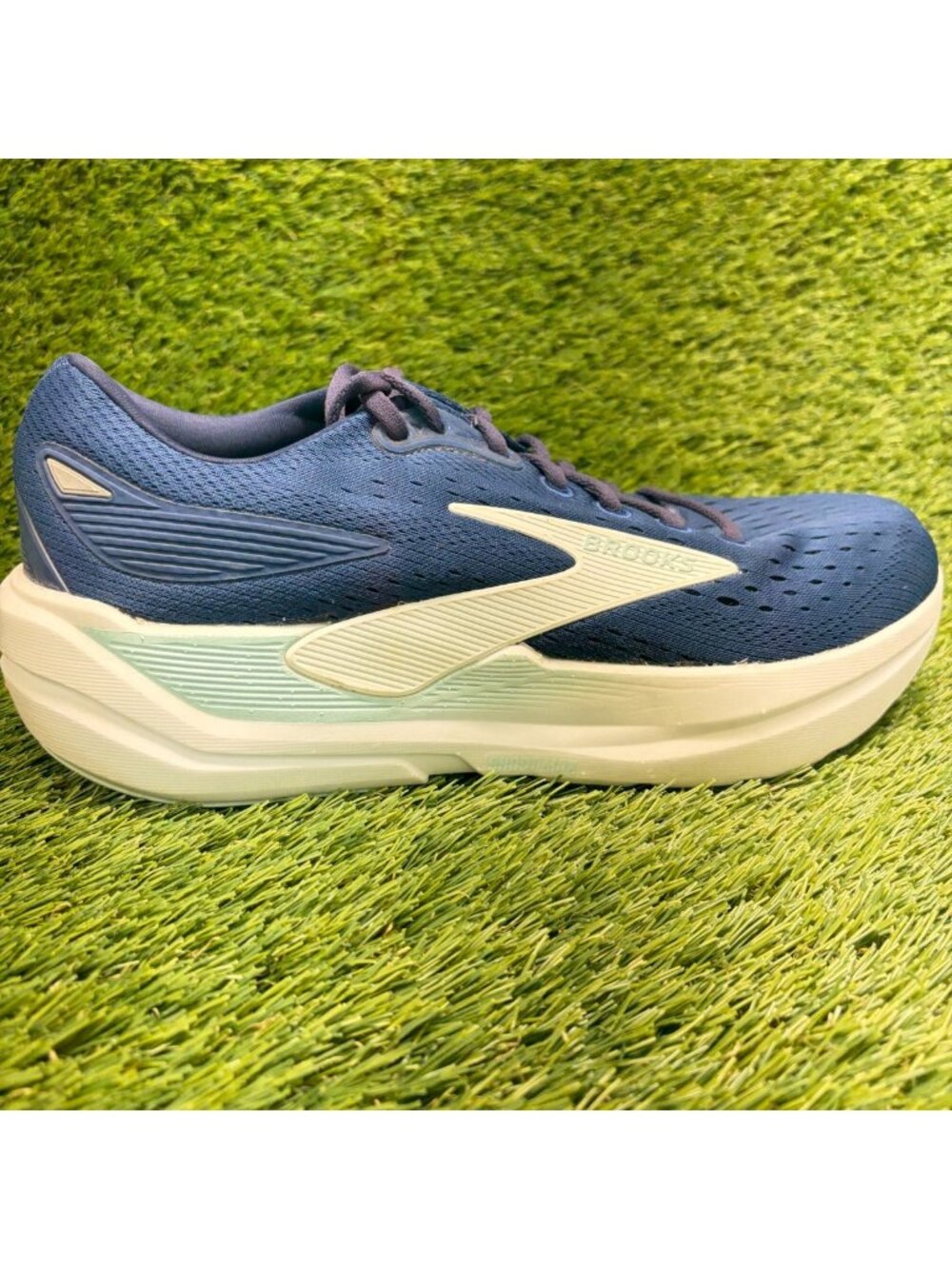 Brooks Ghost Max 3 Womens Size 10.5 Blue White Athletic Running Shoes Sneakers